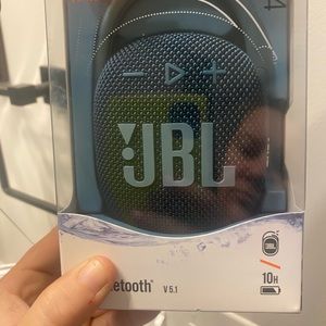 Brand new jbl clip 4 perfect for x mas